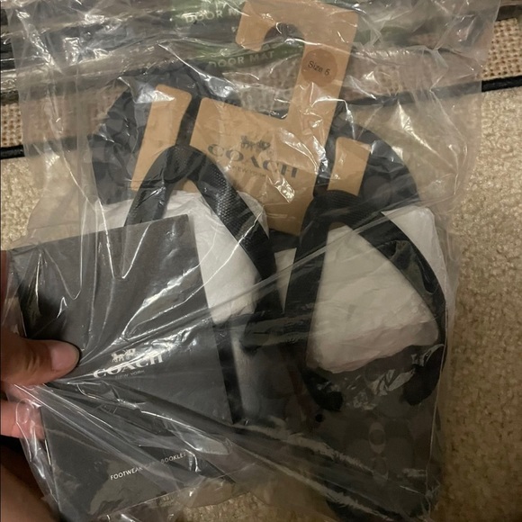NWT BLACK WOMENS Coach sandals SIZE 5 - Picture 4 of 4